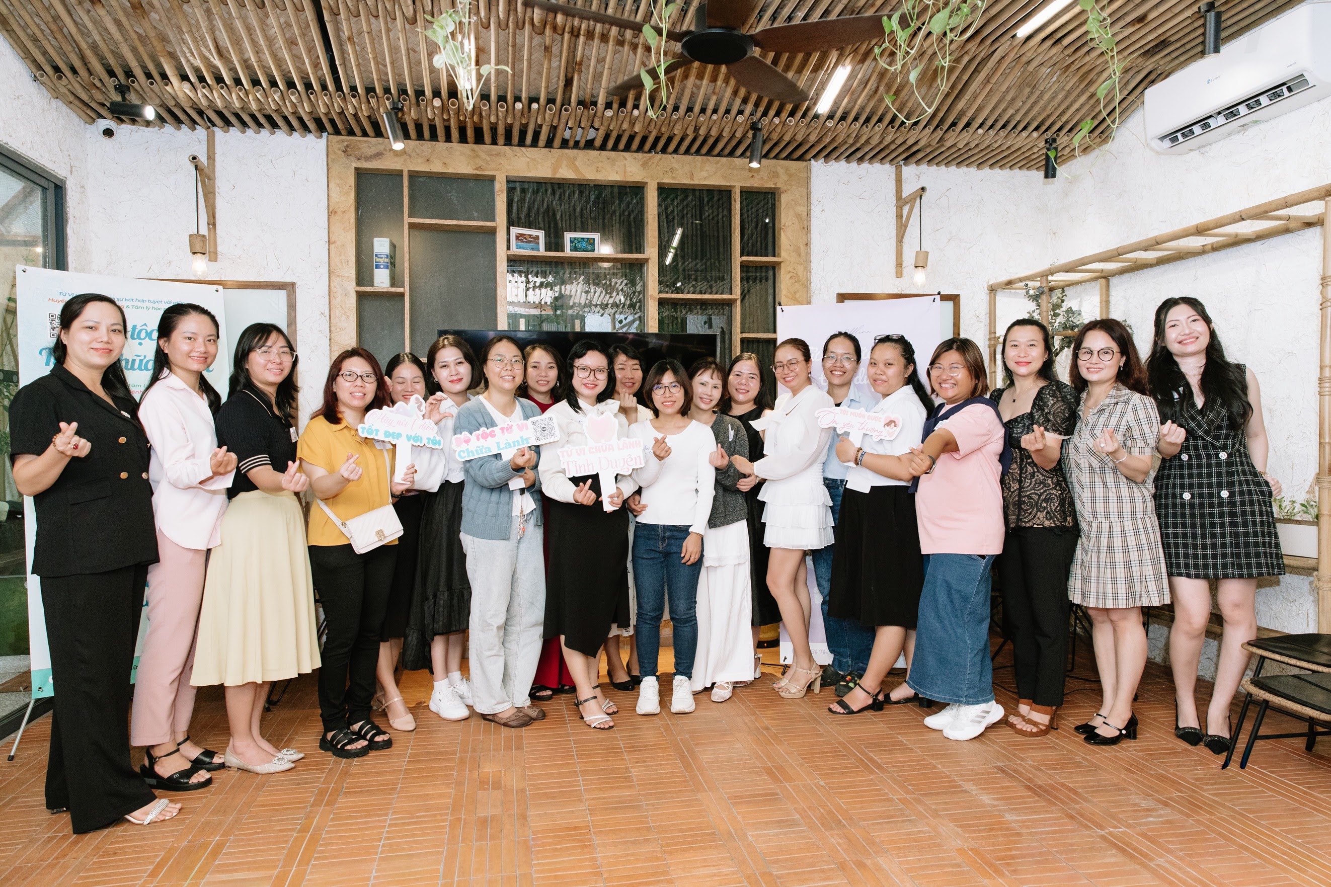 Các học viên trong buổi gặp mặt